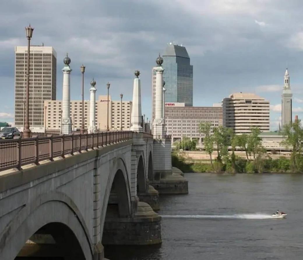 A photo of the Springfield Massachusetts skyline